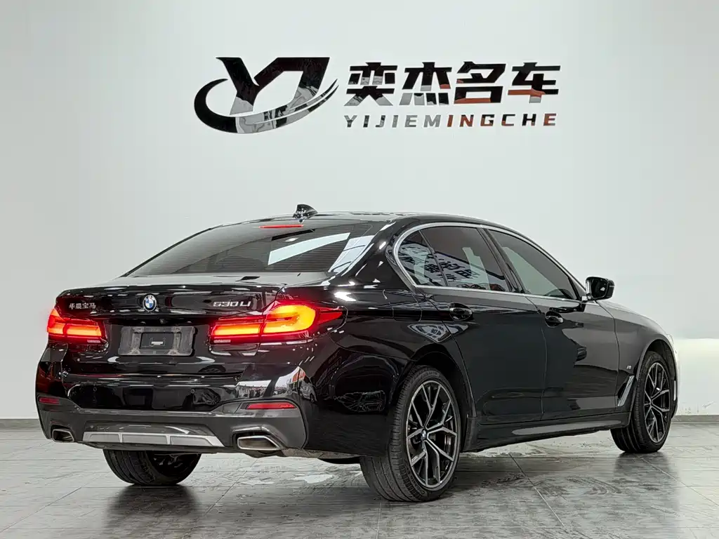 BMW BMW 5 Series 2022 Facelift 530Li Premium M Sport Package 2022 - thumbnail 8