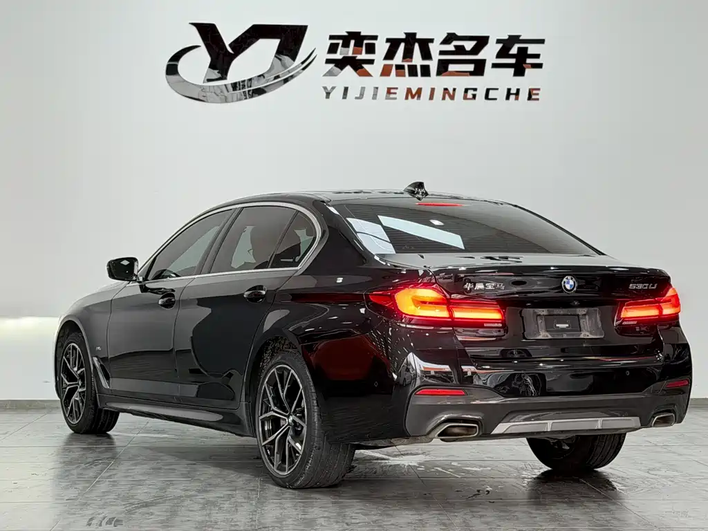 BMW BMW 5 Series 2022 Facelift 530Li Premium M Sport Package 2022 - thumbnail 10