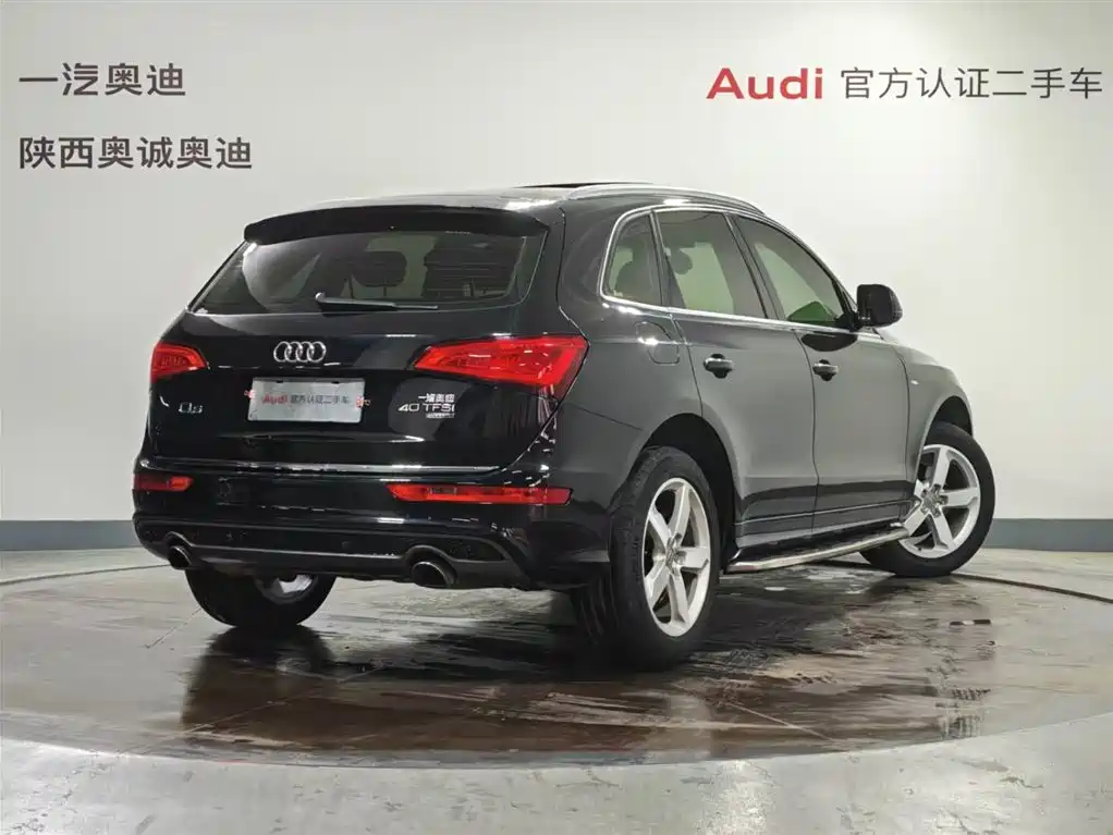 Audi Audi Q5 2018 Collector's Edition 40 TFSI Entry Level 2018 - thumbnail 4