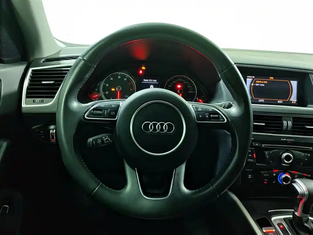 Audi Audi Q5 2018 Collector's Edition 40 TFSI Entry Level 2018 - thumbnail 11