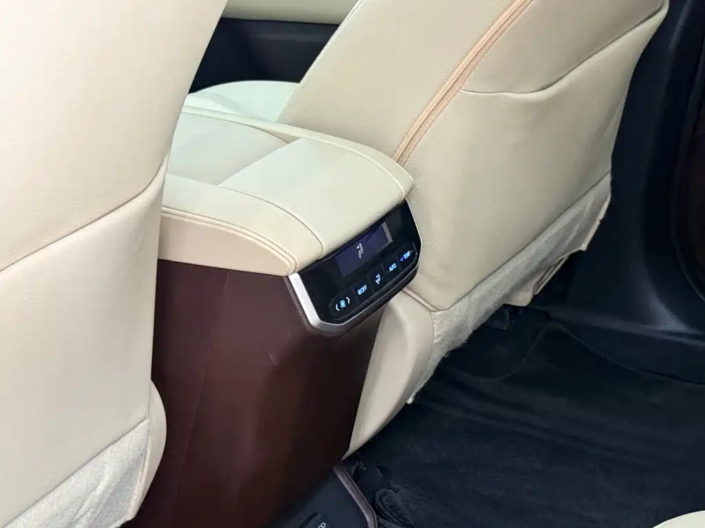 Toyota 2022 Toyota Highlander Hybrid 2.5L AWD Premium 7-Seater 2022 - thumbnail 13