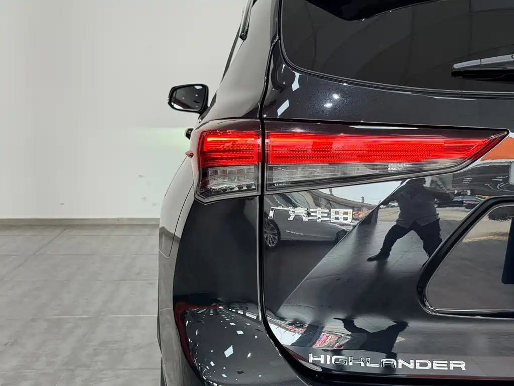 Toyota 2022 Toyota Highlander Hybrid 2.5L AWD Premium 7-Seater 2022 - thumbnail 17