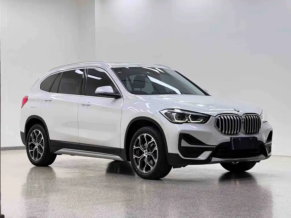BMW BMW X1 2022 sDrive20Li Exclusive Edition 2022 - thumbnail 3