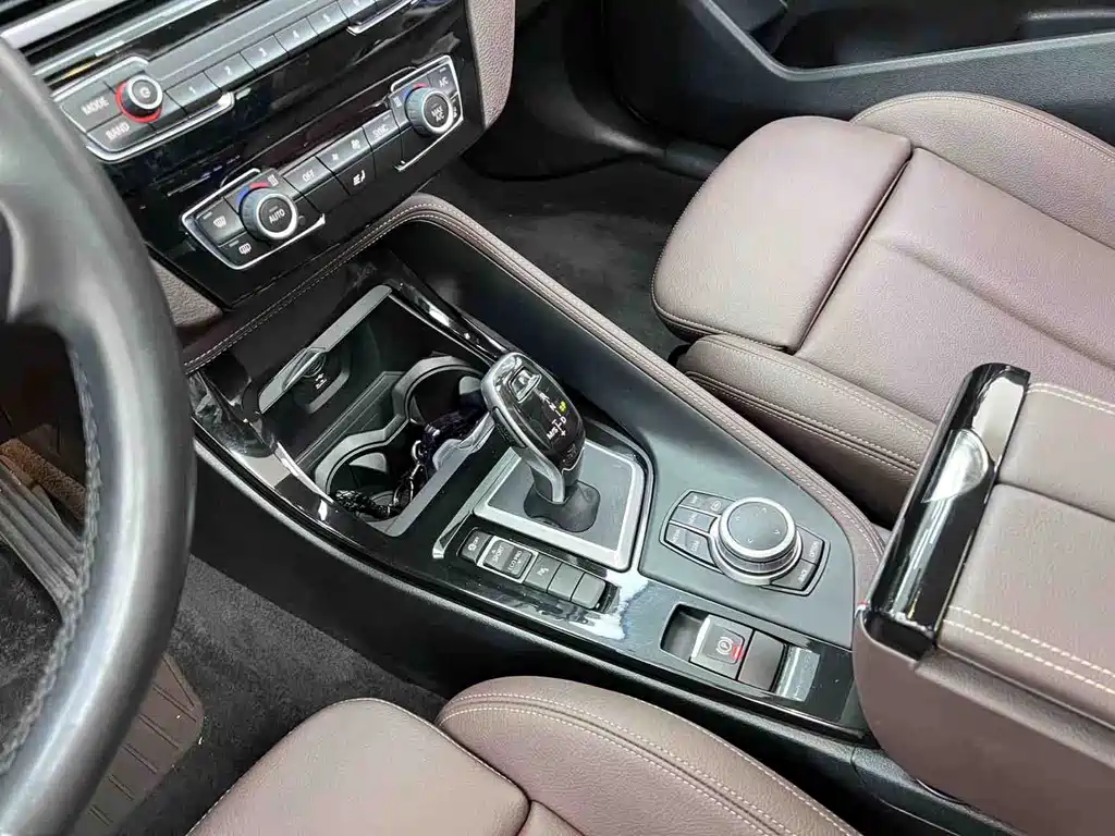 BMW BMW X1 2022 sDrive20Li Exclusive Edition 2022 - thumbnail 18