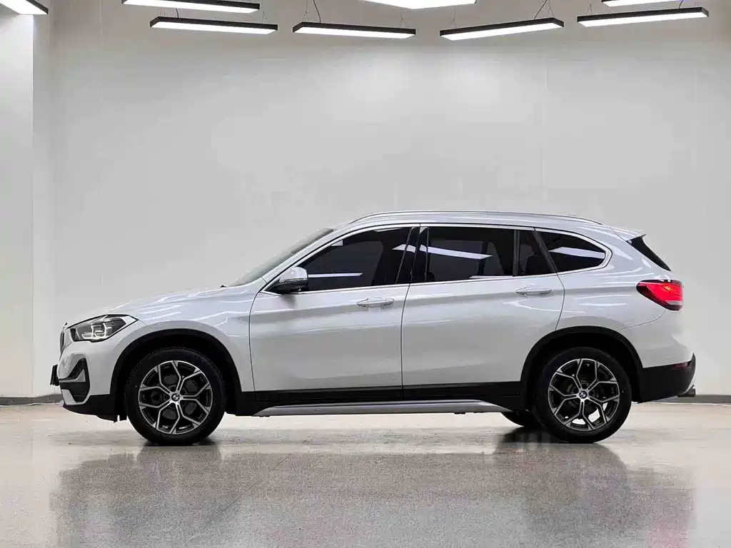 BMW BMW X1 2022 sDrive20Li Exclusive Edition 2022 - thumbnail 27