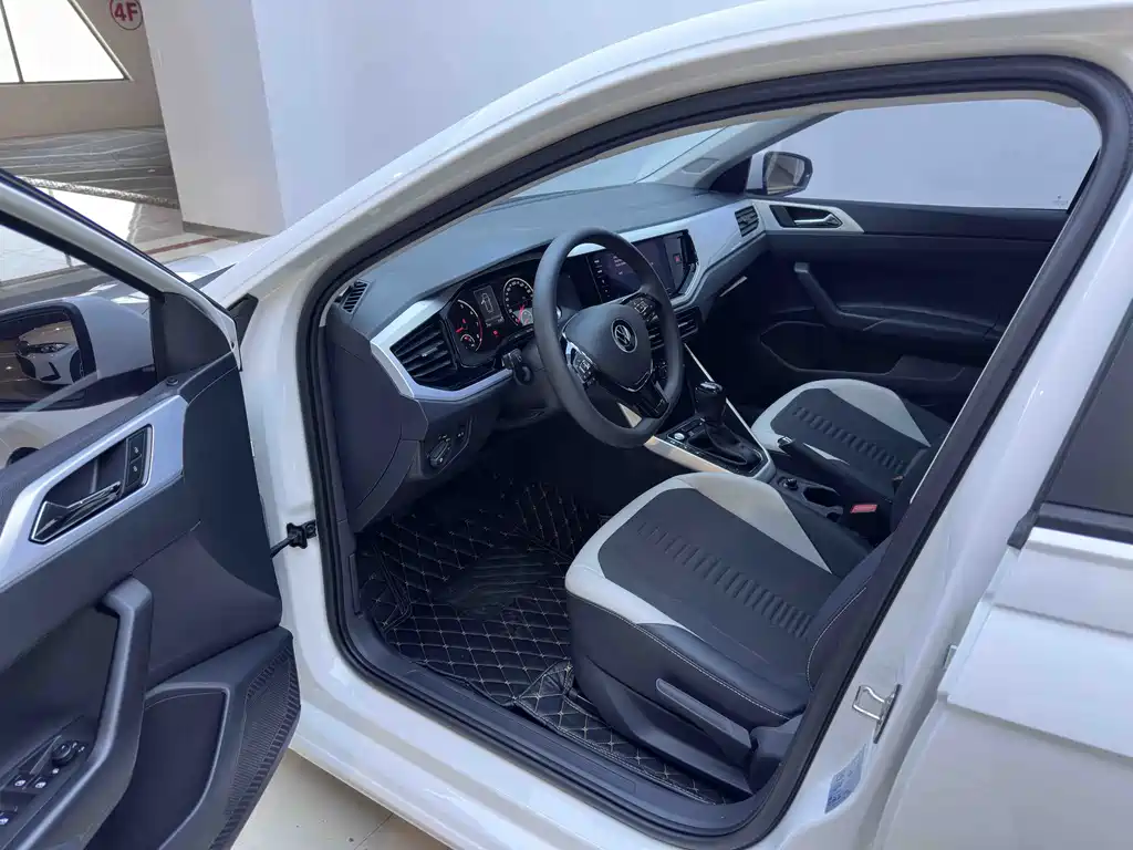 Volkswagen Volkswagen Polo Plus 2021 1.5L Automatic 2023 - thumbnail 8