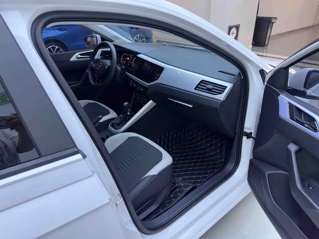 Volkswagen Volkswagen Polo Plus 2021 1.5L Automatic 2023 - thumbnail 9