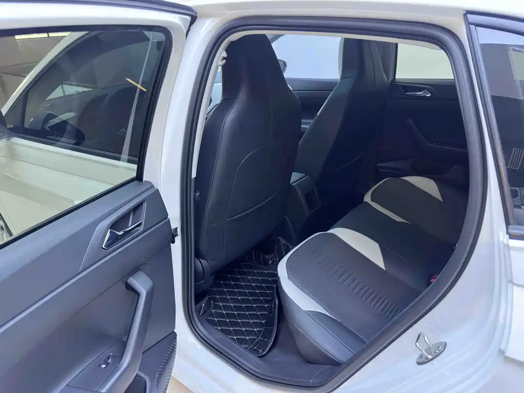 Volkswagen Volkswagen Polo Plus 2021 1.5L Automatic 2023 - thumbnail 10
