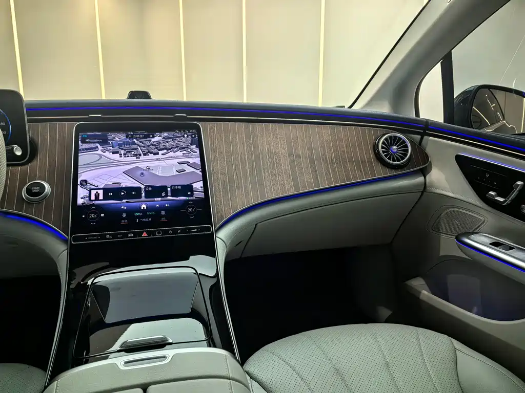 Mercedes-Benz Mercedes-Benz EQE 500 4MATIC 2025 - thumbnail 7