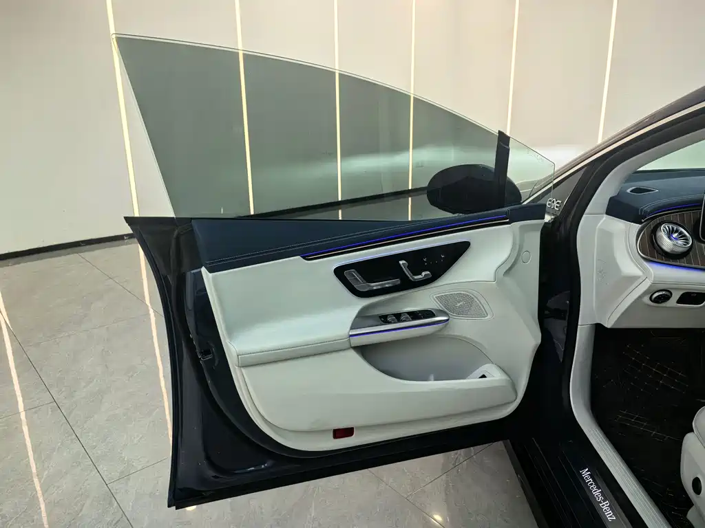 Mercedes-Benz Mercedes-Benz EQE 500 4MATIC 2025 - thumbnail 8