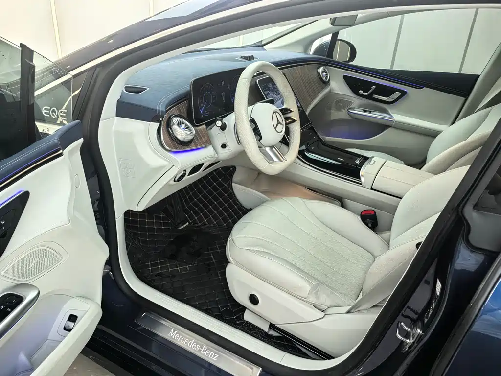 Mercedes-Benz Mercedes-Benz EQE 500 4MATIC 2025 - thumbnail 9