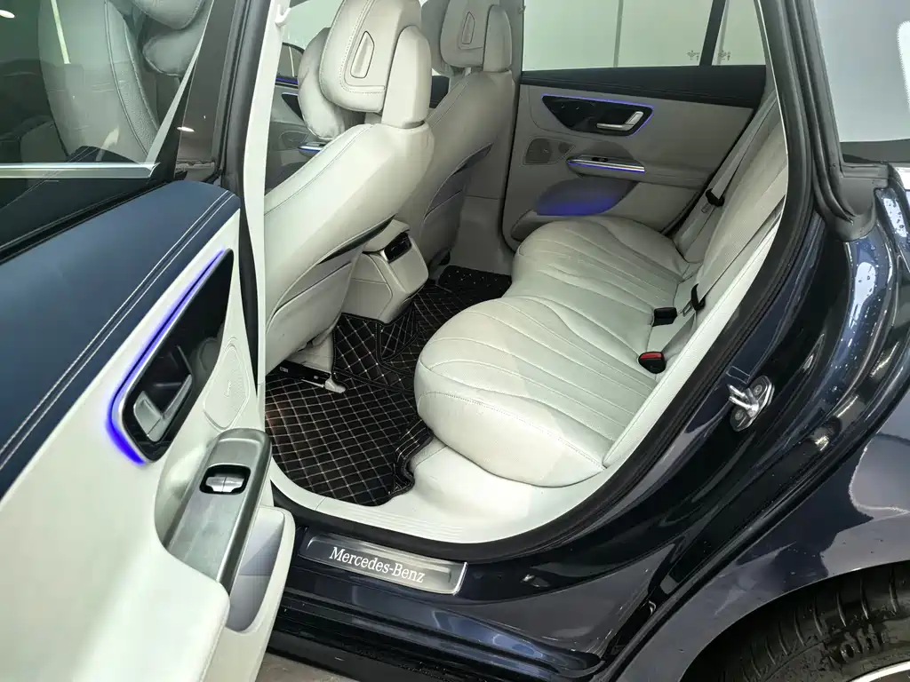 Mercedes-Benz Mercedes-Benz EQE 500 4MATIC 2025 - thumbnail 10