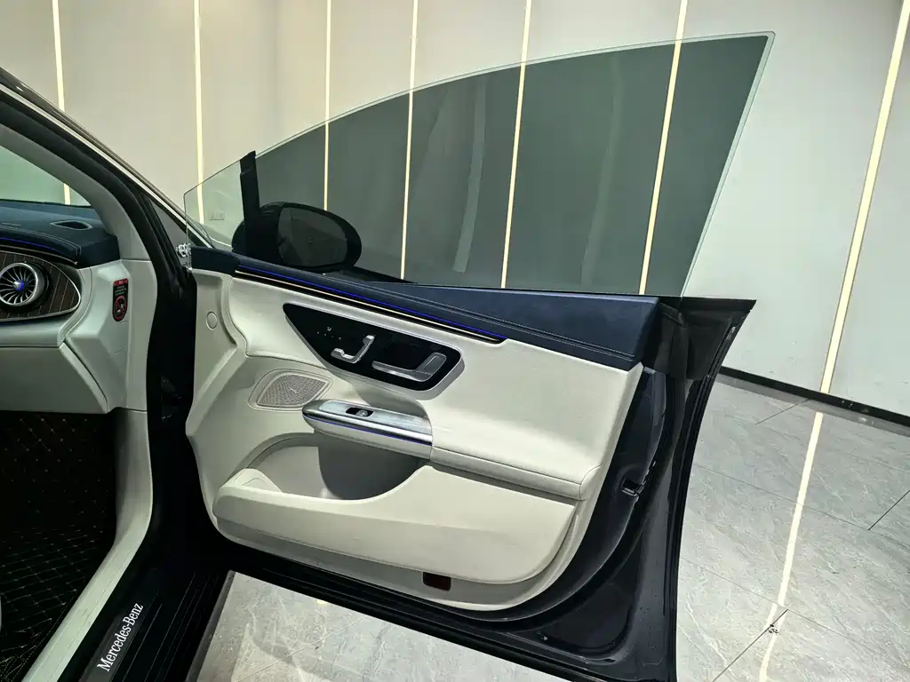 Mercedes-Benz Mercedes-Benz EQE 500 4MATIC 2025 - thumbnail 12