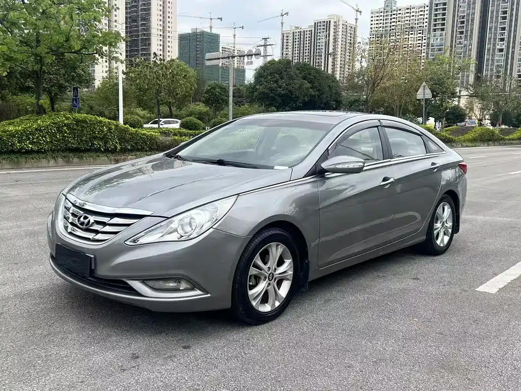 Hyundai Sonata 2011 2.0L Automatic Leading Edition 2012