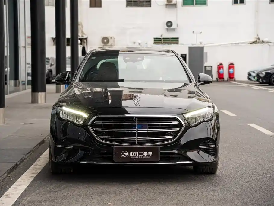 Mercedes-Benz Mercedes-Benz E-Class 2024 E 350 e L Plug-in Hybrid Sedan 2024 - thumbnail 3