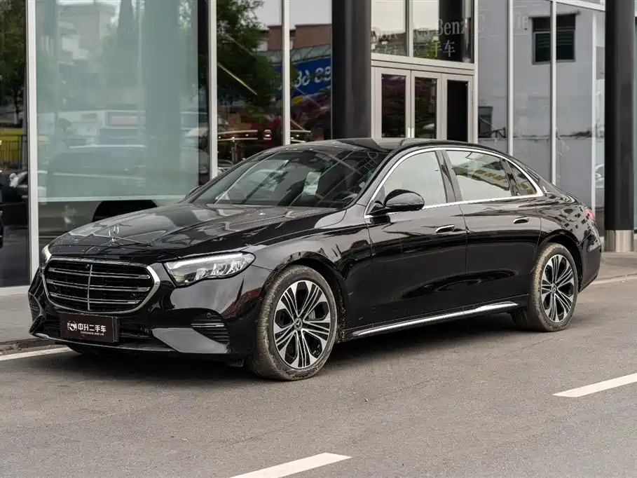 Mercedes-Benz Mercedes-Benz E-Class 2024 E 350 e L Plug-in Hybrid Sedan 2024 - thumbnail 4