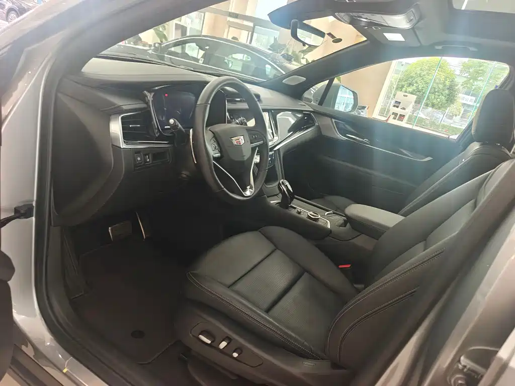 Cadillac Cadillac XT6 2025 2.0T AWD 6-Seater Premium Executive Black Label Edition 2025 - thumbnail 3
