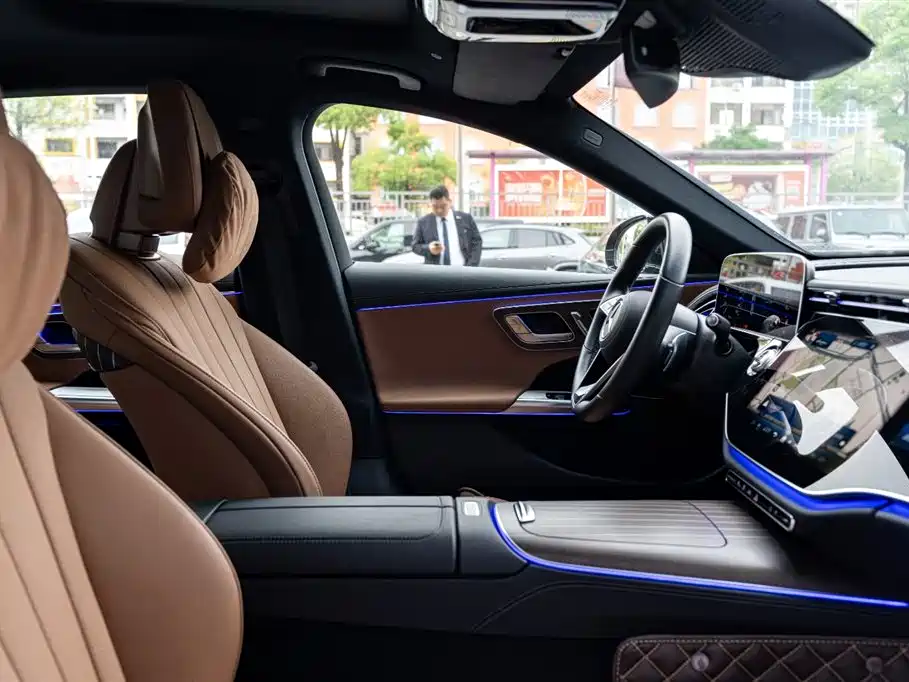 Mercedes-Benz Mercedes-Benz E-Class 2024 E 350 e L Plug-in Hybrid Sedan 2024 - thumbnail 13