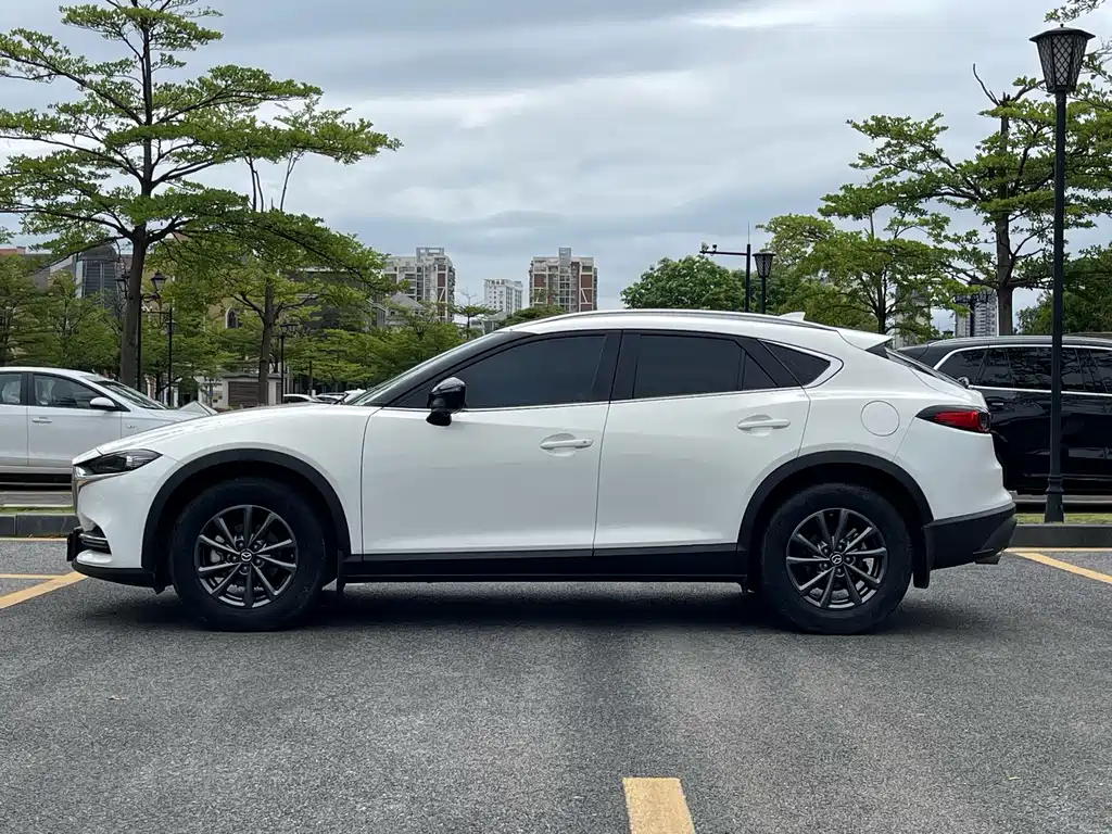 Mazda Mazda CX-4 2022 - thumbnail 7