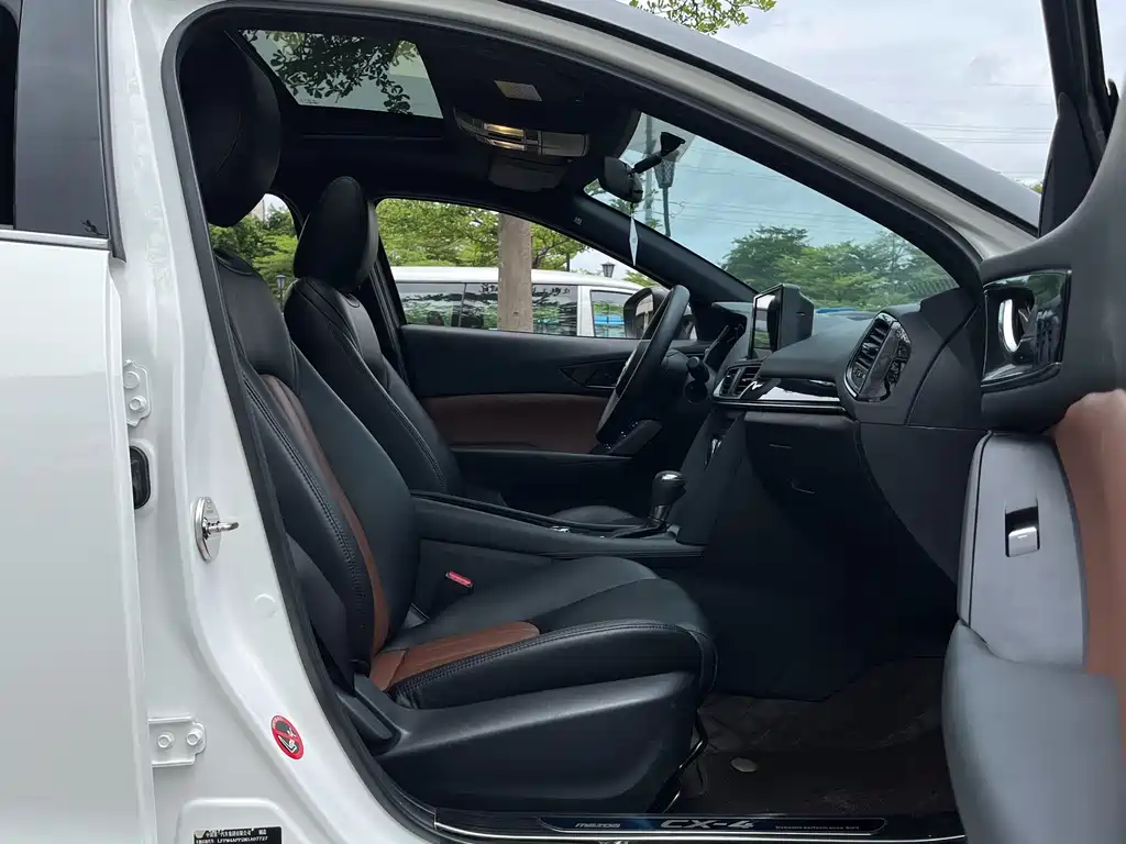 Mazda Mazda CX-4 2022 - thumbnail 13