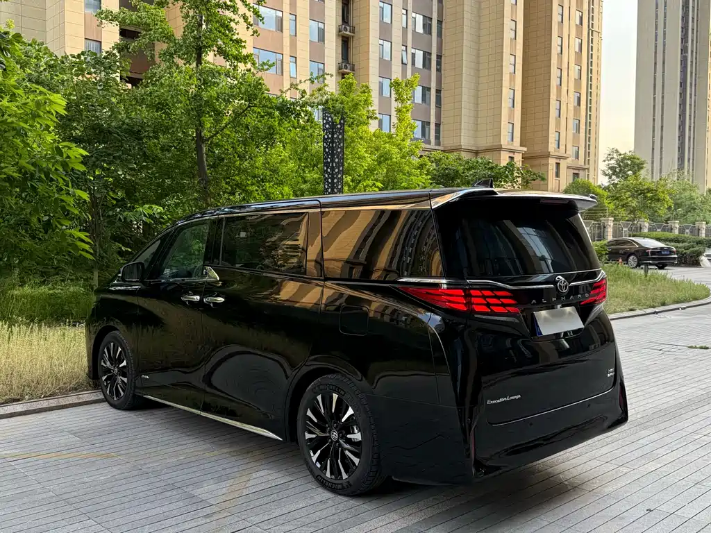 Toyota Alphard 2024 Hybrid 2.5L Premium Edition 2024 - thumbnail 5