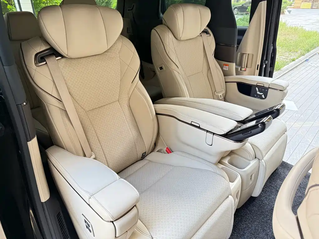 Toyota Alphard 2024 Hybrid 2.5L Premium Edition 2024 - thumbnail 10