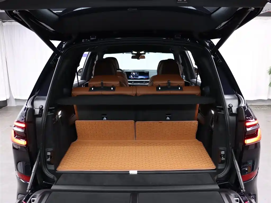 BMW BMW X7 2023 xDrive40i Executive M Sport Package 2024 - thumbnail 25