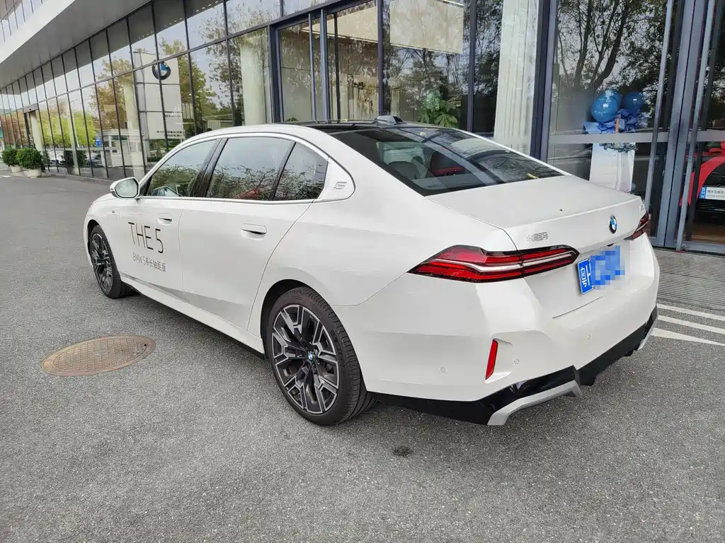 BMW BMW 5 Series 2025 530Li Exclusive Edition M Sport Package 2025 - thumbnail 6
