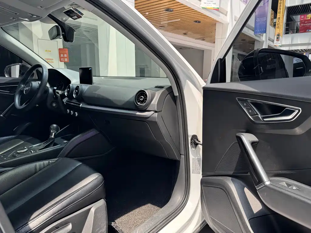 Audi Audi Q2L 2020 35 TFSI Entry Dynamic 2020 - thumbnail 16
