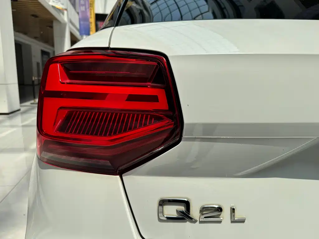 Audi Audi Q2L 2020 35 TFSI Entry Dynamic 2020 - thumbnail 22