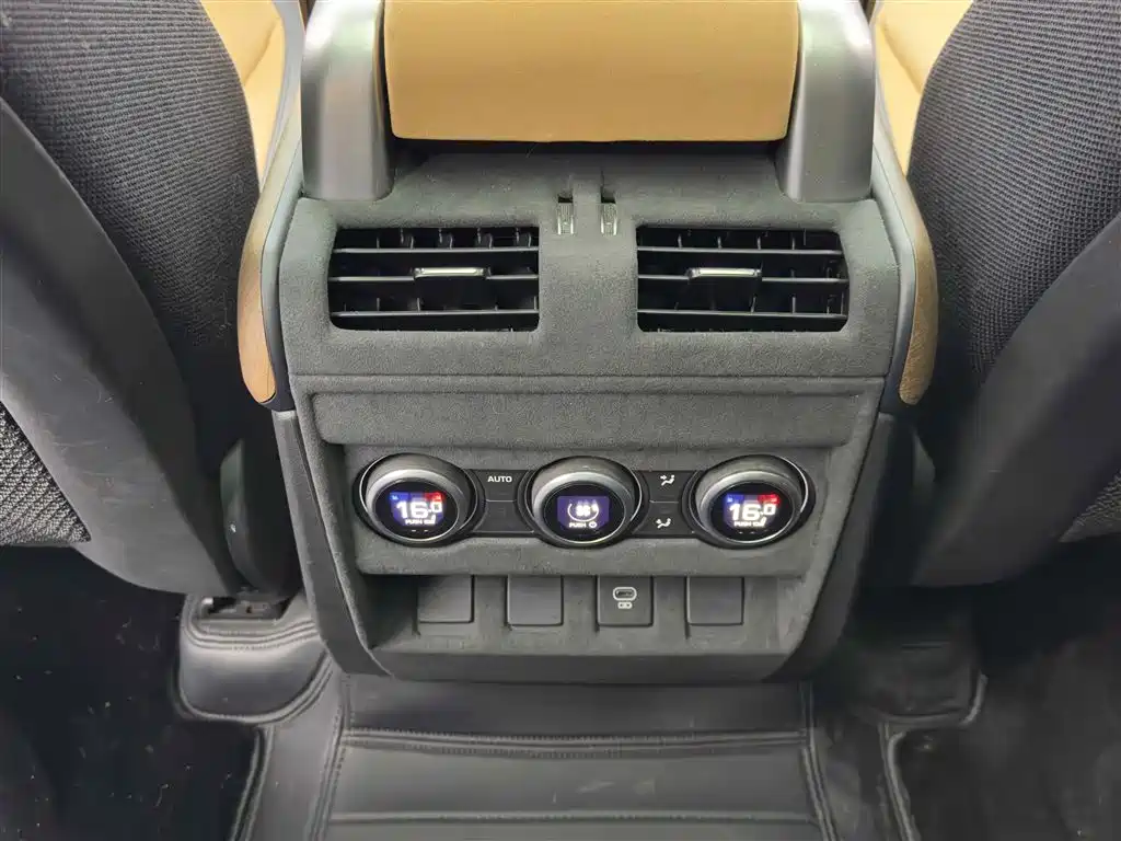 Land Rover Land Rover Defender 130 3.0T P400 X 2023 - thumbnail 11