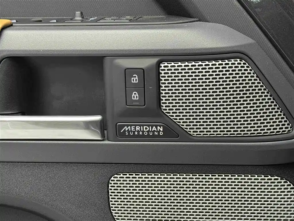 Land Rover Land Rover Defender 130 3.0T P400 X 2023 - thumbnail 15