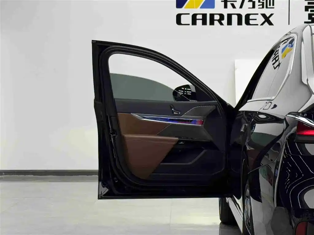 BMW BMW 7 Series 2023 Facelift 740Li Exclusive Edition M Sport Package 2023 - thumbnail 5