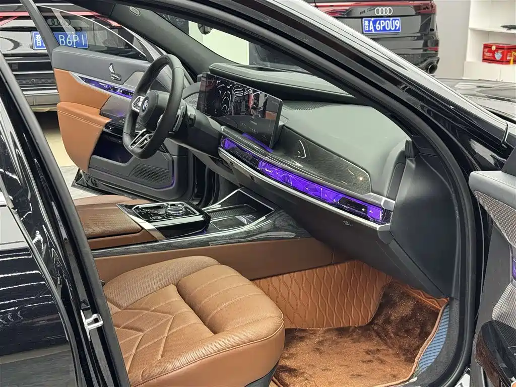 BMW BMW 7 Series 2023 Facelift 740Li Exclusive Edition M Sport Package 2023 - thumbnail 9