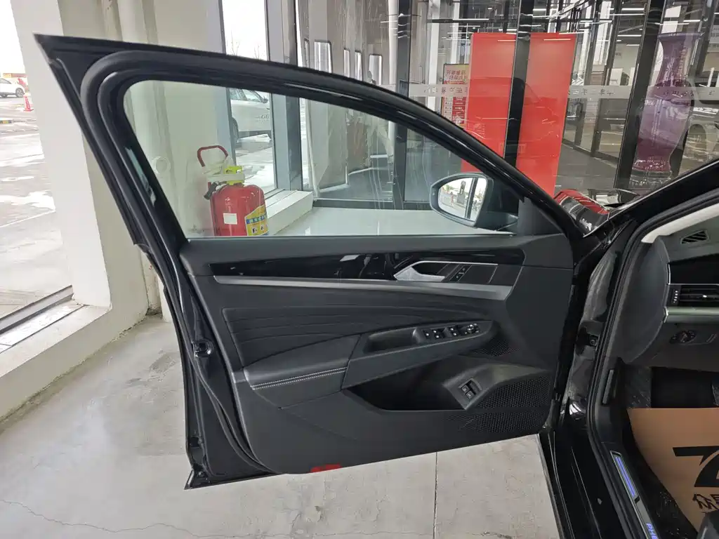 Volkswagen Volkswagen Passat PHEV 2025 430PHEV Hybrid Business Edition 2025 - thumbnail 10
