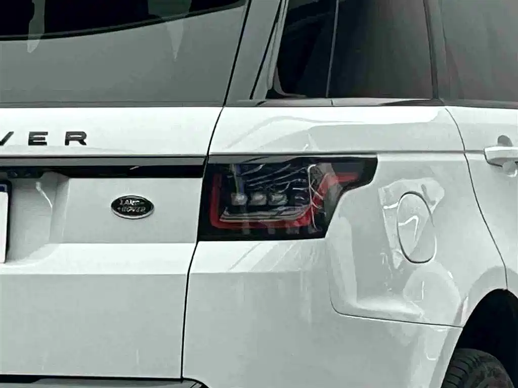 Land Rover Range Rover Sport 2022 3.0 L6 Dynamic Black Edition 2023 - thumbnail 19