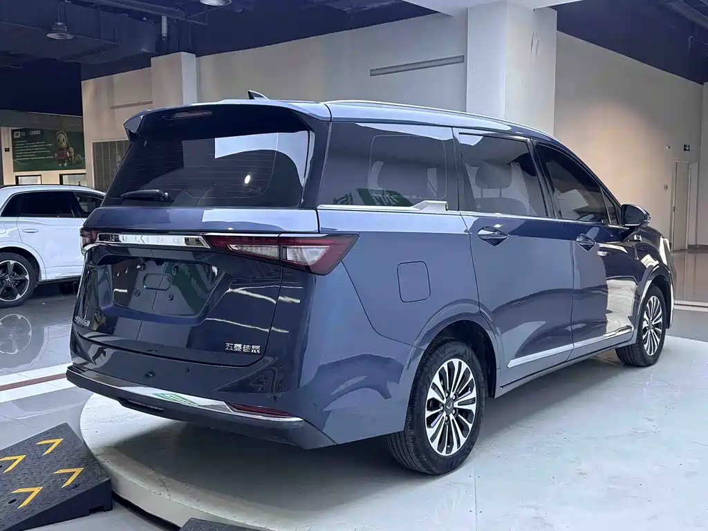 Wuling Motors Wuling Jiachen 2022 1.5T CVT Premium Flagship 2022 - thumbnail 6