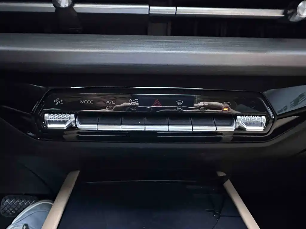 Wuling Motors Wuling Jiachen 2022 1.5T CVT Premium Flagship 2022 - thumbnail 13