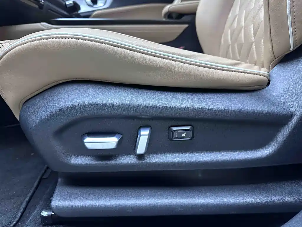 Wuling Motors Wuling Jiachen 2022 1.5T CVT Premium Flagship 2022 - thumbnail 17