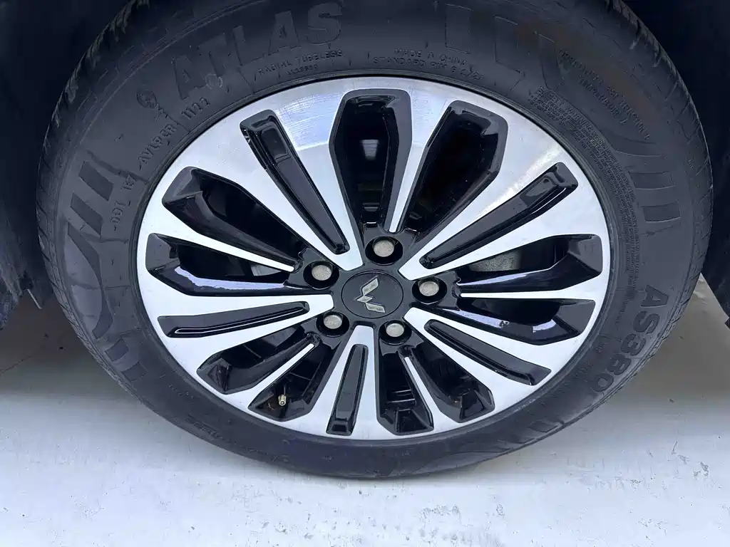 Wuling Motors Wuling Jiachen 2022 1.5T CVT Premium Flagship 2022 - thumbnail 21