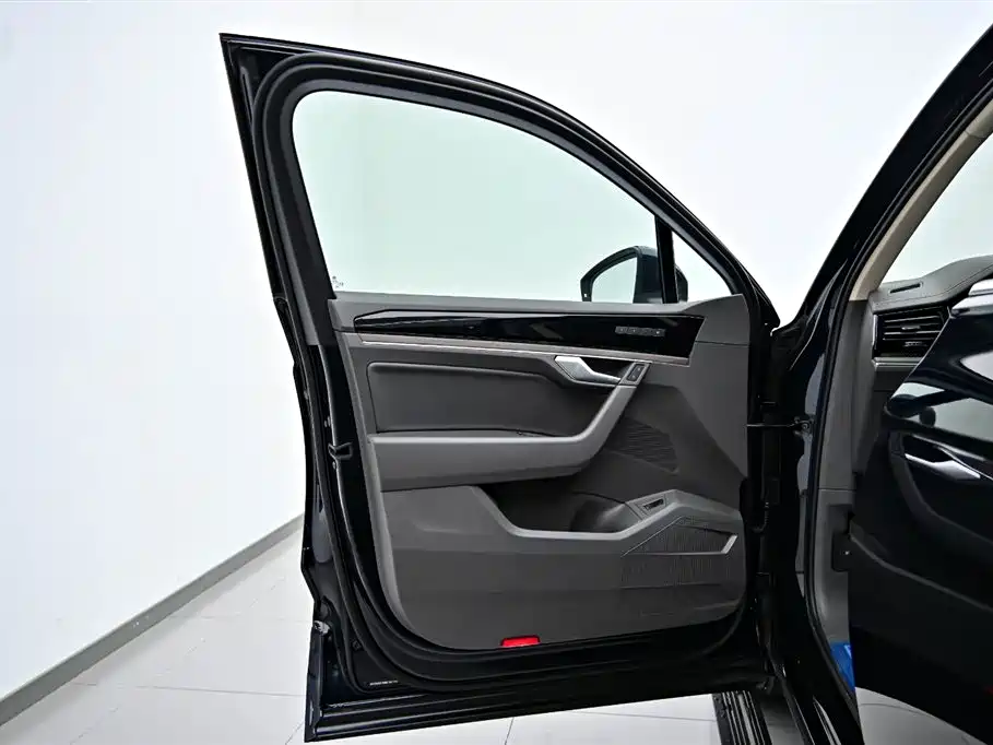 Volkswagen Volkswagen Touareg 2021 3.0TSI Sharp Edition Classic Sports Package 2021 - thumbnail 18