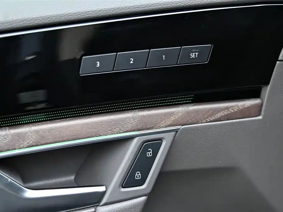 Volkswagen Volkswagen Touareg 2021 3.0TSI Sharp Edition Classic Sports Package 2021 - thumbnail 22