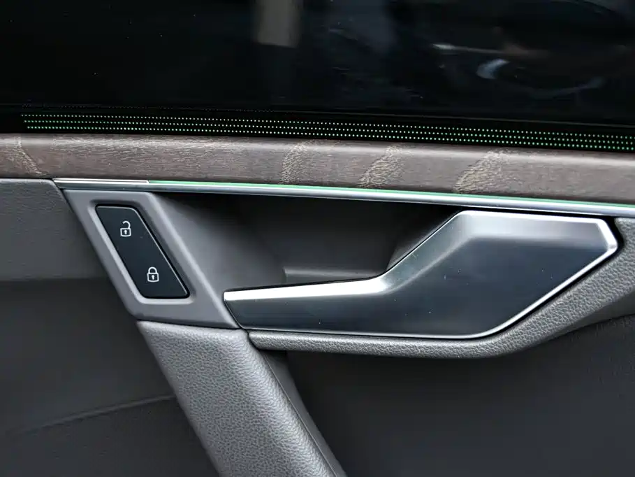 Volkswagen Volkswagen Touareg 2021 3.0TSI Sharp Edition Classic Sports Package 2021 - thumbnail 28