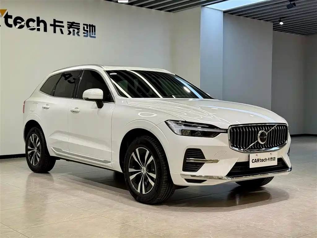 Volvo Volvo XC60 2025 B5 AWD Momentum 2025 - thumbnail 2