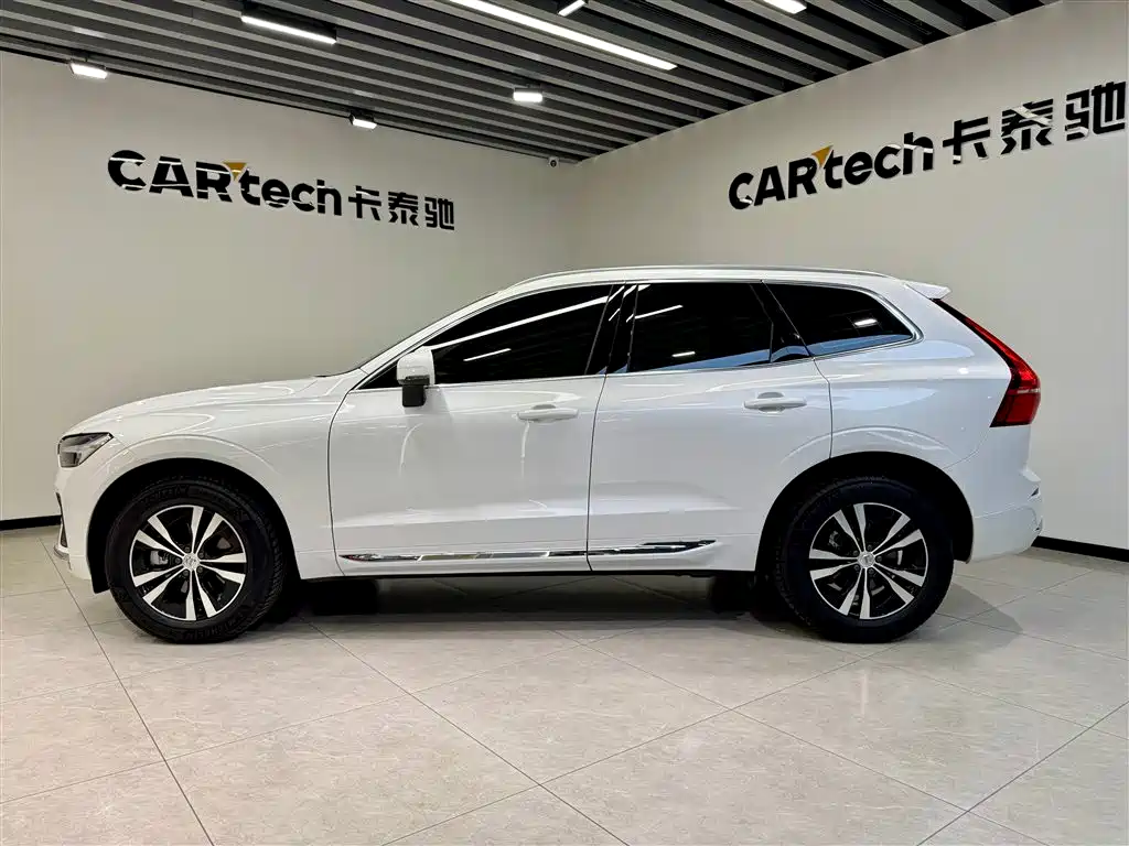 Volvo Volvo XC60 2025 B5 AWD Momentum 2025 - thumbnail 7