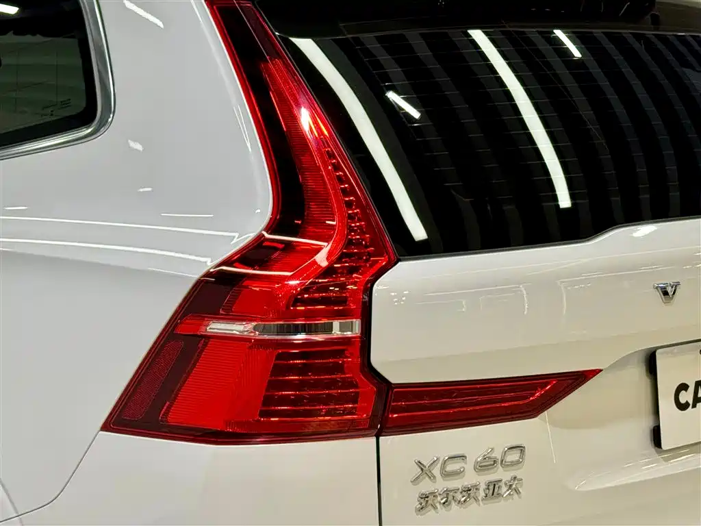 Volvo Volvo XC60 2025 B5 AWD Momentum 2025 - thumbnail 9