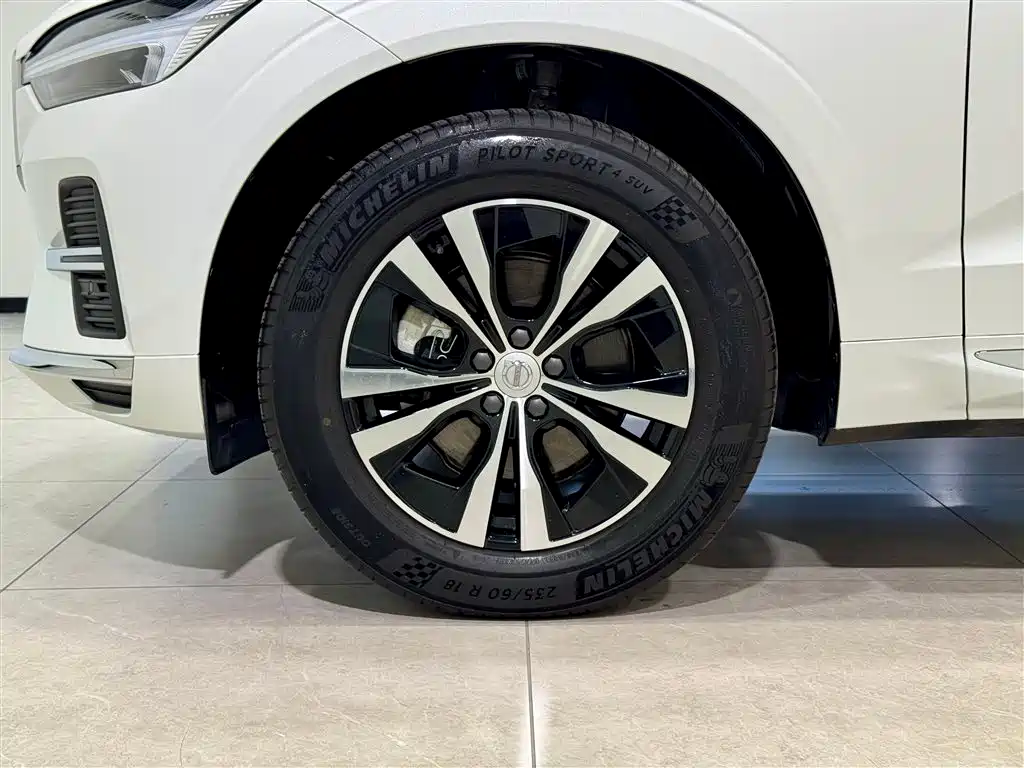 Volvo Volvo XC60 2025 B5 AWD Momentum 2025 - thumbnail 10