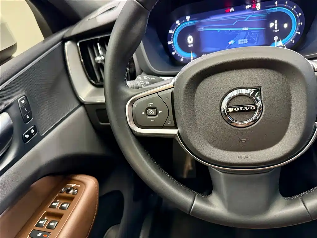 Volvo Volvo XC60 2025 B5 AWD Momentum 2025 - thumbnail 15