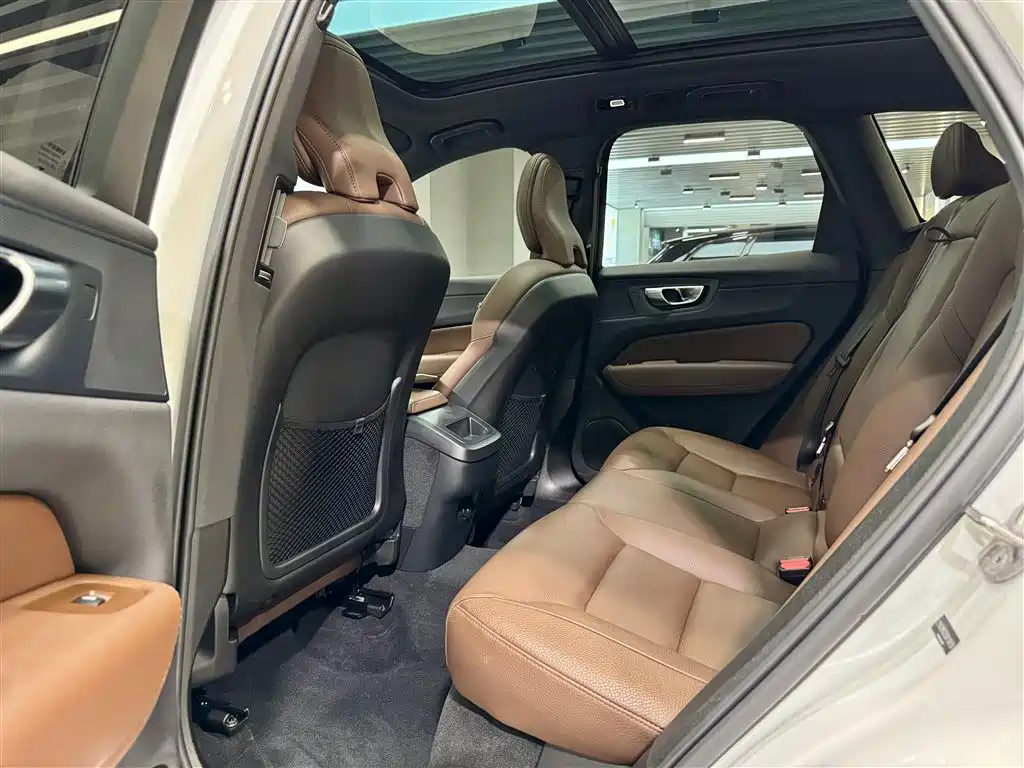 Volvo Volvo XC60 2025 B5 AWD Momentum 2025 - thumbnail 20