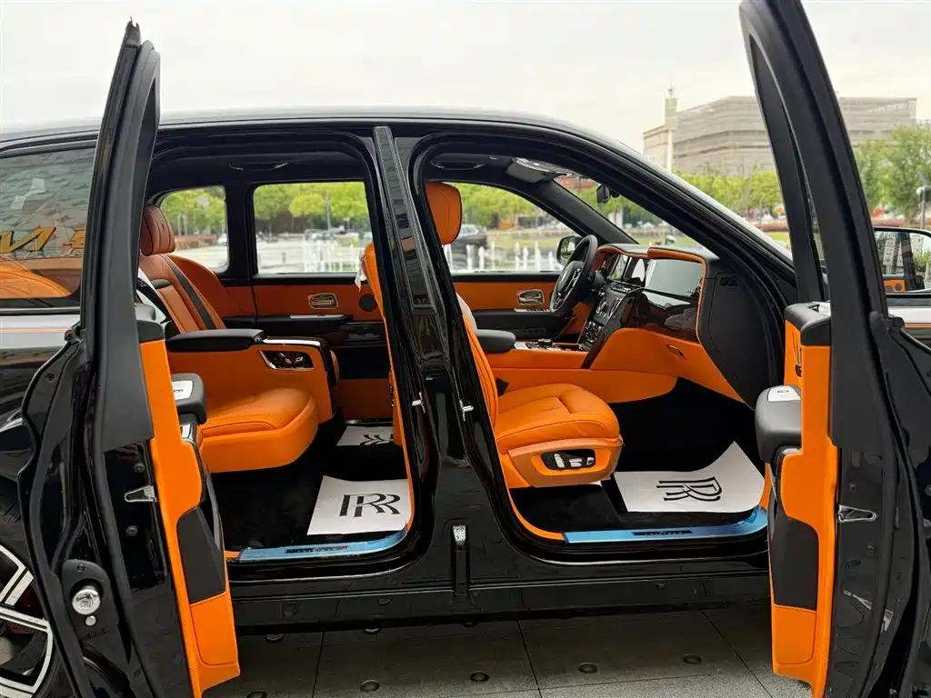 Rolls-Royce Cullinan 2024 Black Badge 2026 - thumbnail 8